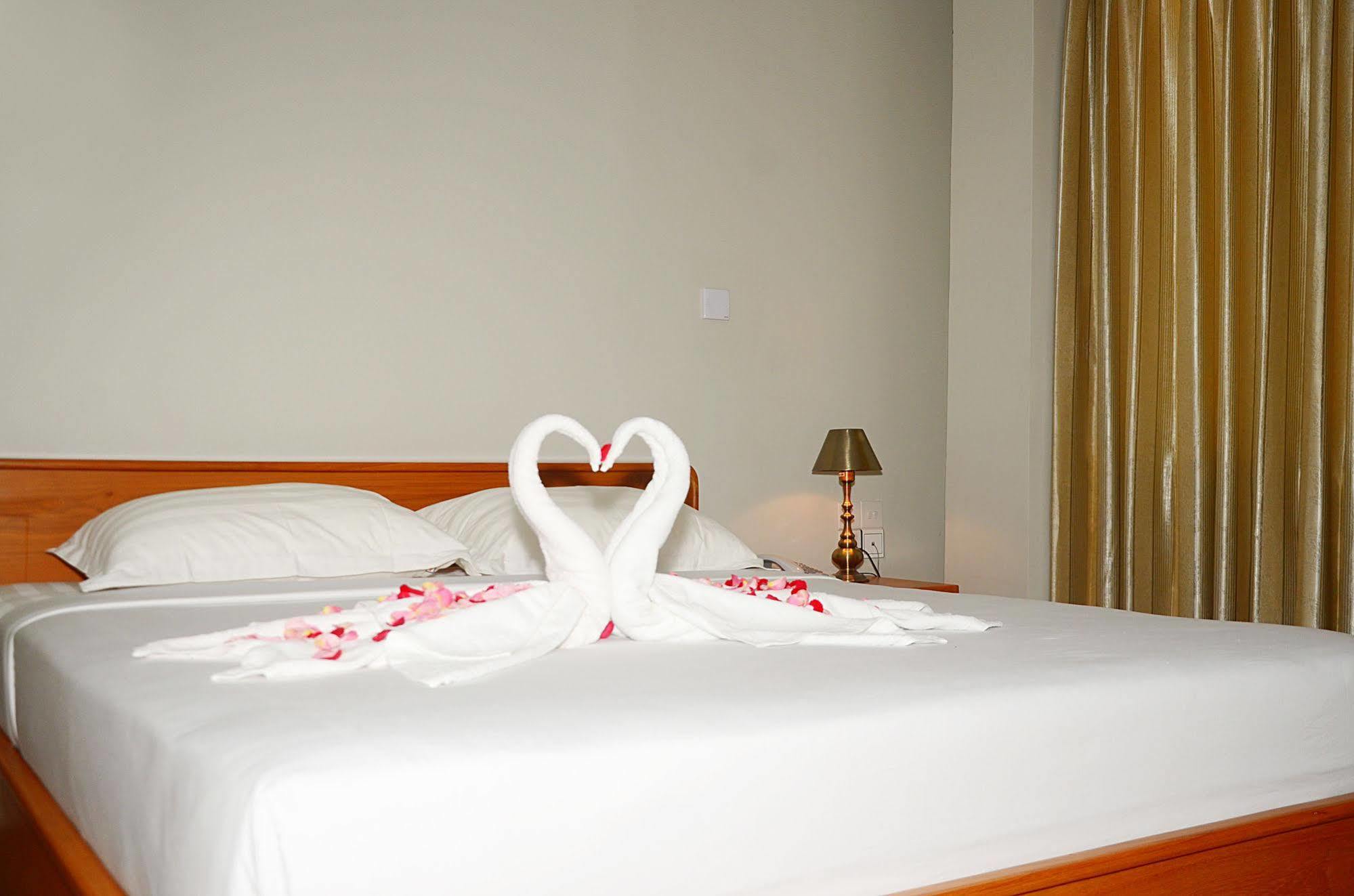 יאנגון Hotel Yno מראה חיצוני תמונה